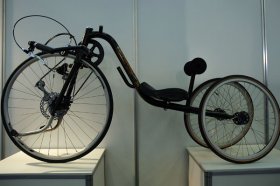 de met de velonova fietsrai innovatierprijs bekroonde handbike